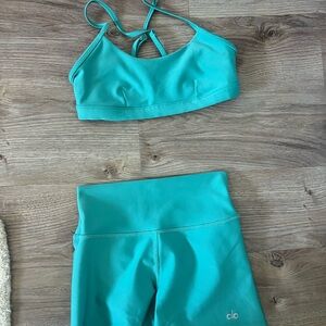 ALO Yoga Intrigue Set - Green